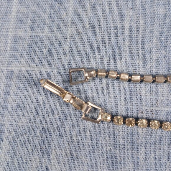 1960s Vintage Bracelet with Clear Large and Small Rhinestones - Picture 3 of 3